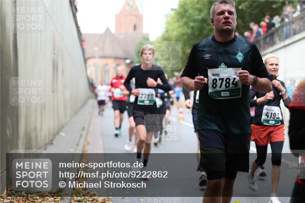 05.10.2025 - 20. swb-Marathon Bremen Michael Strokosch http://msf.ph/oto/9222862 05.10.2025 13:02:53 Laufen 7780, 8784, 4193 meine-sportfotos.de