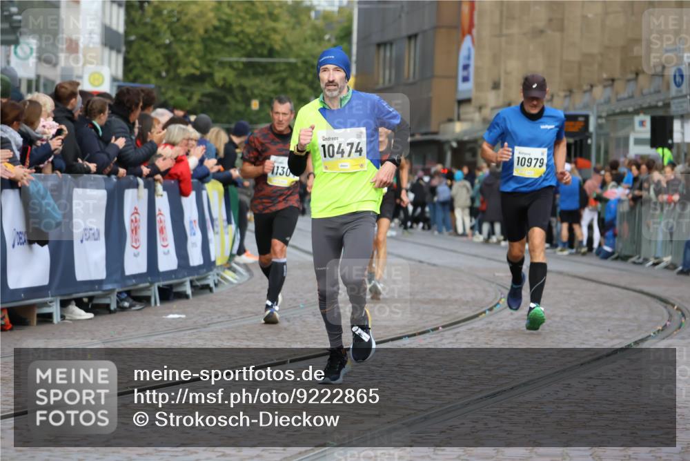 05.10.2025 - 20. swb-Marathon Bremen Strokosch-Dieckow http://msf.ph/oto/9222865 05.10.2025 10:43:10 Ziel 9006, 10474, 10541, 10553, 10979, 11304, 11476 meine-sportfotos.de