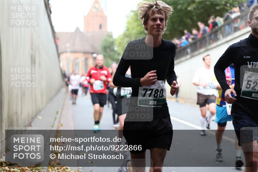 05.10.2025 - 20. swb-Marathon Bremen Michael Strokosch http://msf.ph/oto/9222866 05.10.2025 13:02:55 Laufen 7780, 0556, 52 meine-sportfotos.de