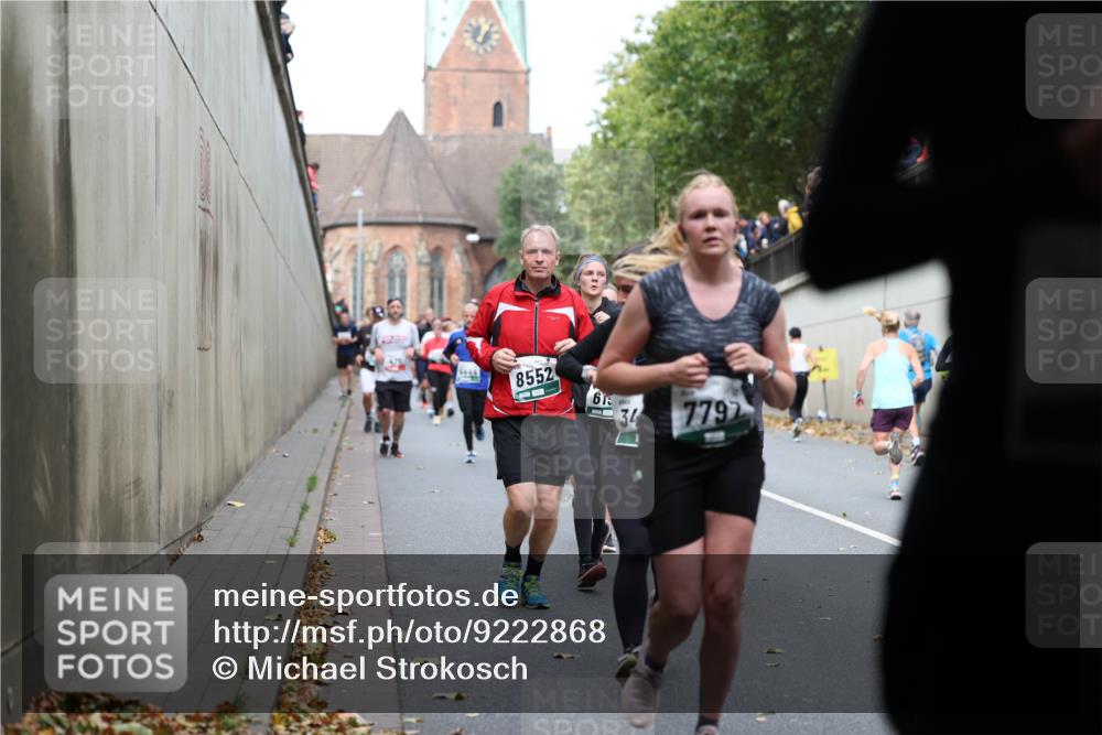 05.10.2025 - 20. swb-Marathon Bremen Michael Strokosch http://msf.ph/oto/9222868 05.10.2025 13:02:56 Laufen 6664, 8552, 61, 34, 7792 meine-sportfotos.de