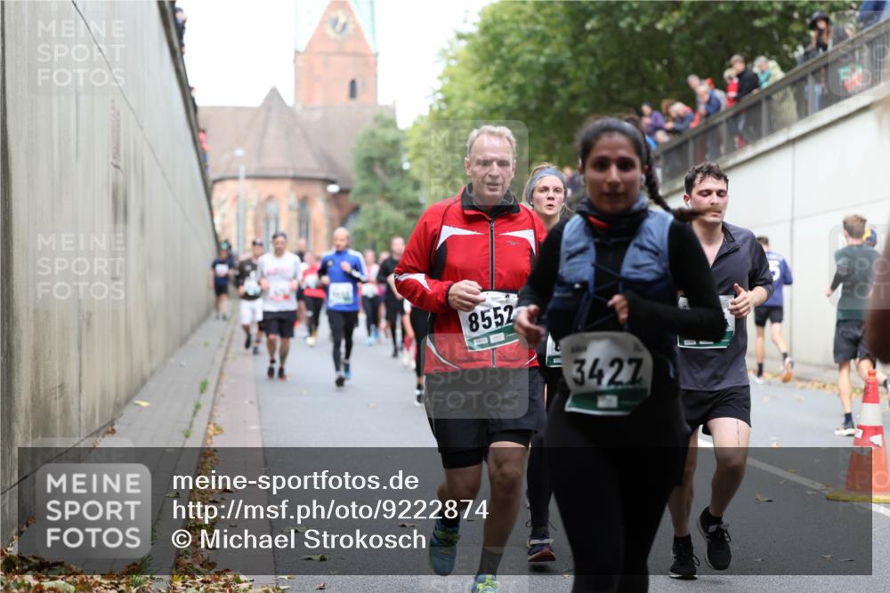 05.10.2025 - 20. swb-Marathon Bremen Michael Strokosch http://msf.ph/oto/9222874 05.10.2025 13:02:57 Laufen 8552, 3427 meine-sportfotos.de