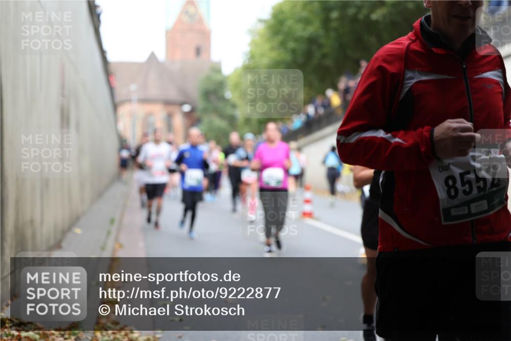 05.10.2025 - 20. swb-Marathon Bremen Michael Strokosch http://msf.ph/oto/9222877 05.10.2025 13:02:58 Laufen 8552 meine-sportfotos.de