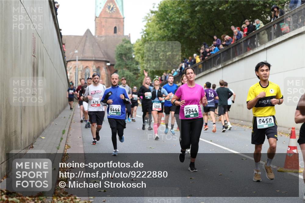 05.10.2025 - 20. swb-Marathon Bremen Michael Strokosch http://msf.ph/oto/9222880 05.10.2025 13:02:59 Laufen 475, 5444, 74511, 1310, 7944, 16, 6450 meine-sportfotos.de