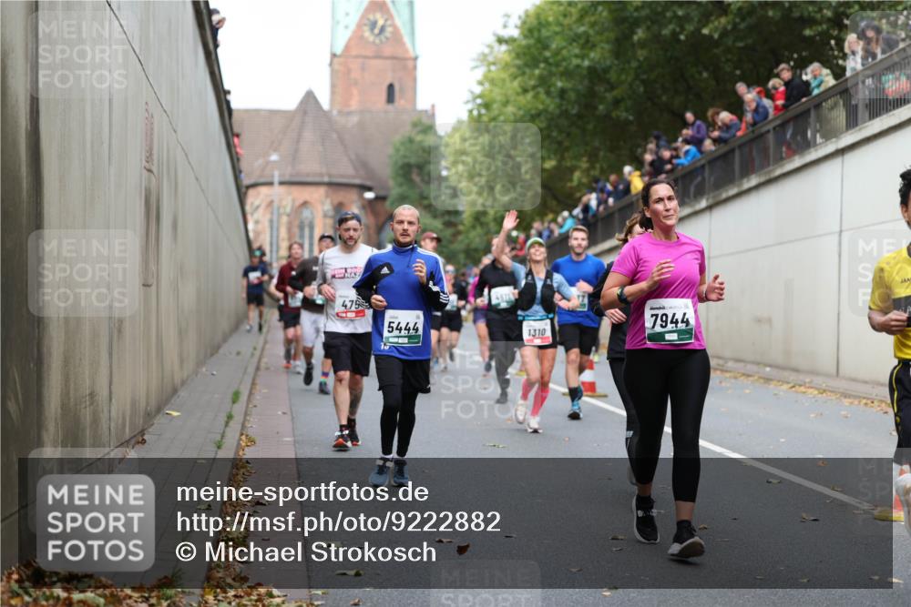 05.10.2025 - 20. swb-Marathon Bremen Michael Strokosch http://msf.ph/oto/9222882 05.10.2025 13:03:00 Laufen 475, 10, 5444, 4511, 1310, 7944 meine-sportfotos.de