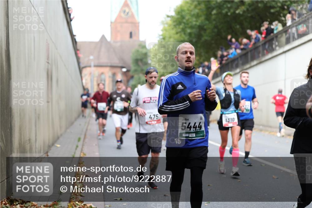 05.10.2025 - 20. swb-Marathon Bremen Michael Strokosch http://msf.ph/oto/9222887 05.10.2025 13:03:02 Laufen 475, 16, 5444, 1310 meine-sportfotos.de