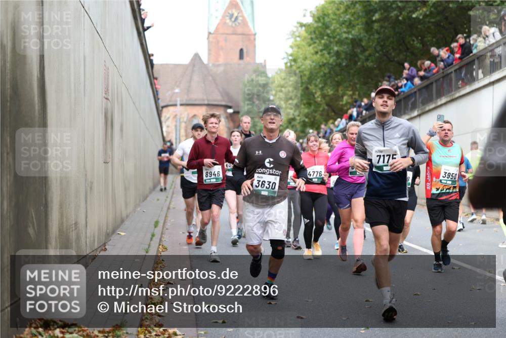 05.10.2025 - 20. swb-Marathon Bremen Michael Strokosch http://msf.ph/oto/9222896 05.10.2025 13:03:04 Laufen 8946, 3630, 4776, 2, 7175, 8, 30, 3950 meine-sportfotos.de
