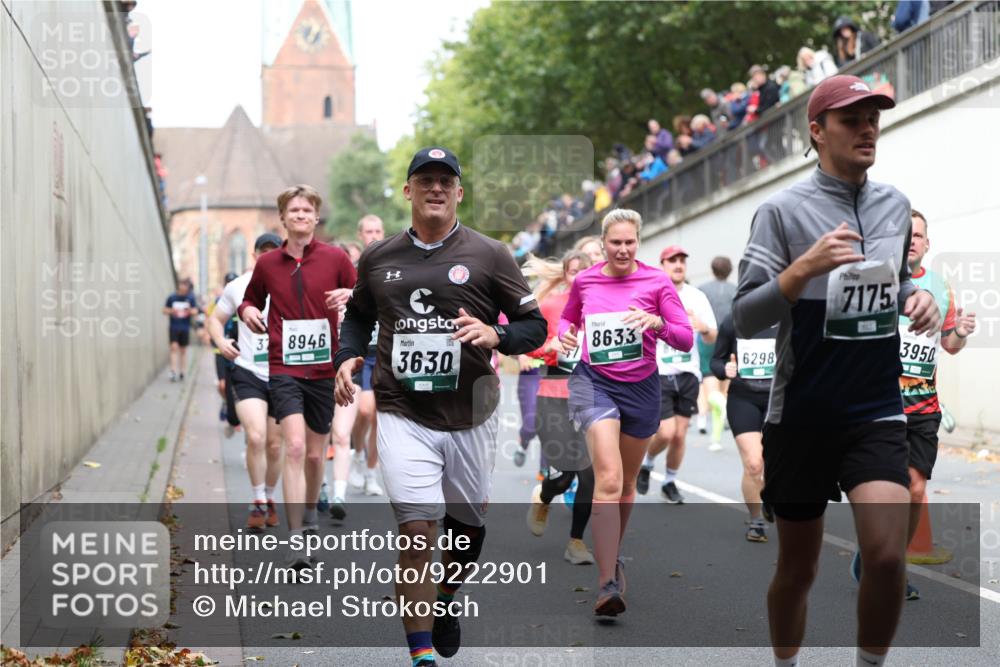 05.10.2025 - 20. swb-Marathon Bremen Michael Strokosch http://msf.ph/oto/9222901 05.10.2025 13:03:05 Laufen 8946, 3630, 8633, 6298, 7175, 3950 meine-sportfotos.de