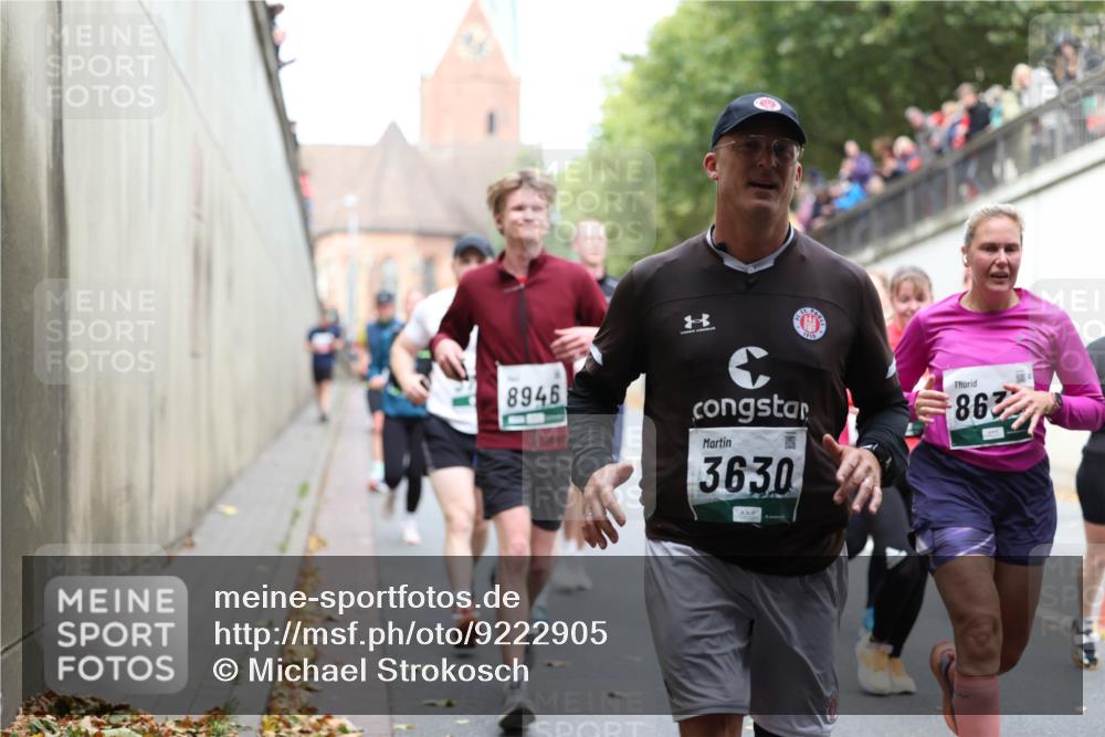 05.10.2025 - 20. swb-Marathon Bremen Michael Strokosch http://msf.ph/oto/9222905 05.10.2025 13:03:06 Laufen 8946, 3630, 867 meine-sportfotos.de