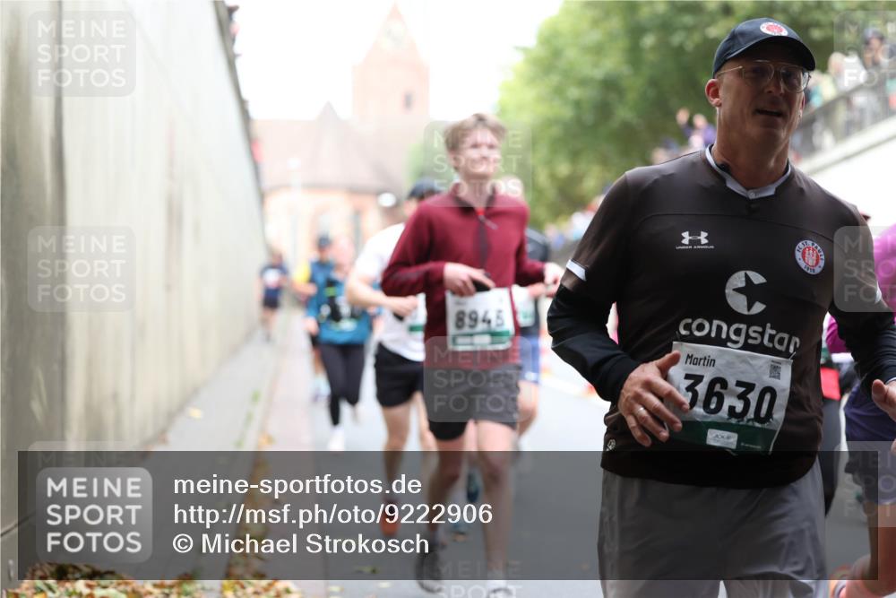 05.10.2025 - 20. swb-Marathon Bremen Michael Strokosch http://msf.ph/oto/9222906 05.10.2025 13:03:06 Laufen 8945, 3630, 1910 meine-sportfotos.de