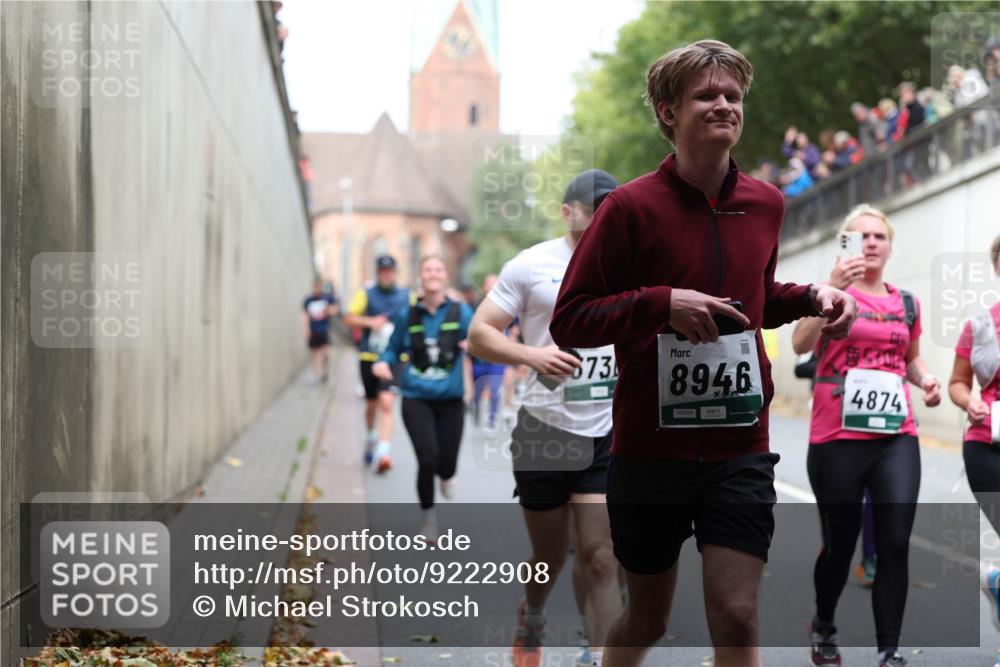 05.10.2025 - 20. swb-Marathon Bremen Michael Strokosch http://msf.ph/oto/9222908 05.10.2025 13:03:07 Laufen 73, 8946, 04004, 4874 meine-sportfotos.de