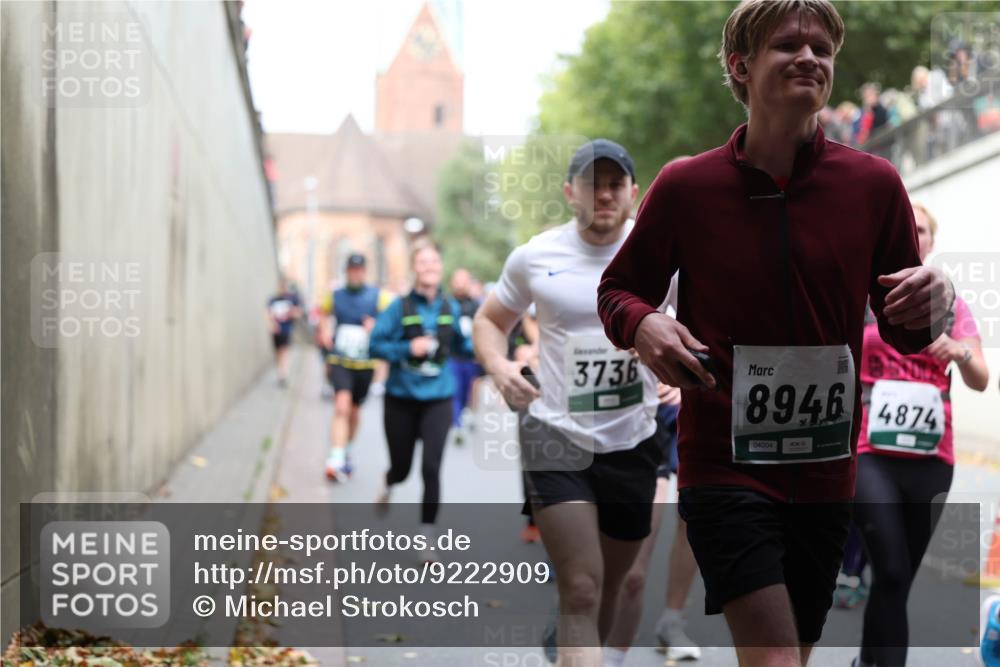 05.10.2025 - 20. swb-Marathon Bremen Michael Strokosch http://msf.ph/oto/9222909 05.10.2025 13:03:07 Laufen 3736, 8946, 04004, 4874 meine-sportfotos.de
