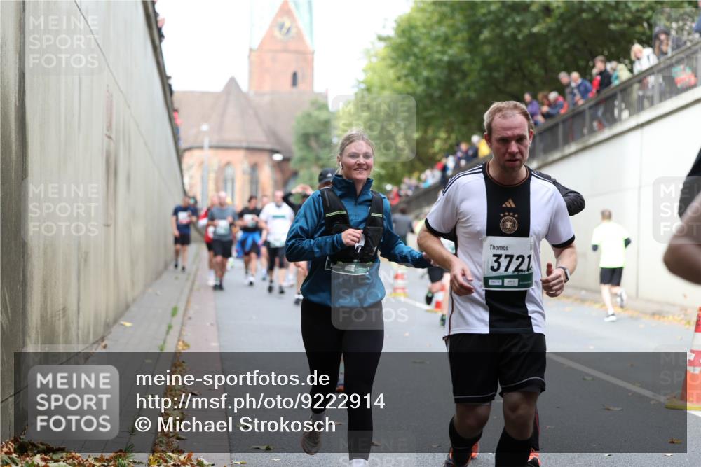 05.10.2025 - 20. swb-Marathon Bremen Michael Strokosch http://msf.ph/oto/9222914 05.10.2025 13:03:09 Laufen 3721 meine-sportfotos.de
