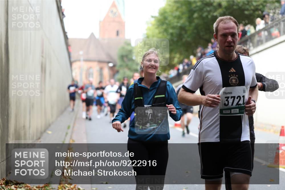 05.10.2025 - 20. swb-Marathon Bremen Michael Strokosch http://msf.ph/oto/9222916 05.10.2025 13:03:09 Laufen 37212, 06016 meine-sportfotos.de