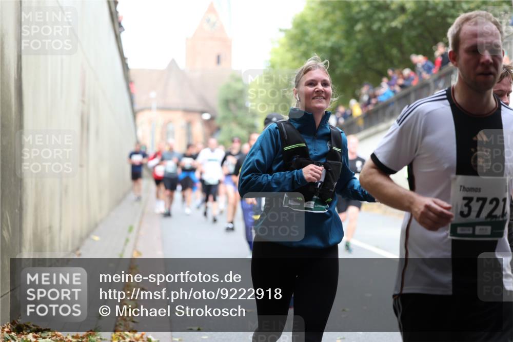 05.10.2025 - 20. swb-Marathon Bremen Michael Strokosch http://msf.ph/oto/9222918 05.10.2025 13:03:10 Laufen 082, 3721 meine-sportfotos.de