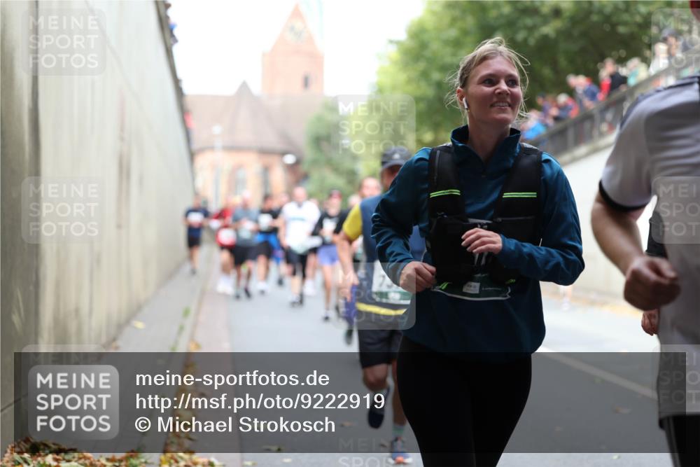 05.10.2025 - 20. swb-Marathon Bremen Michael Strokosch http://msf.ph/oto/9222919 05.10.2025 13:03:10 Laufen  meine-sportfotos.de