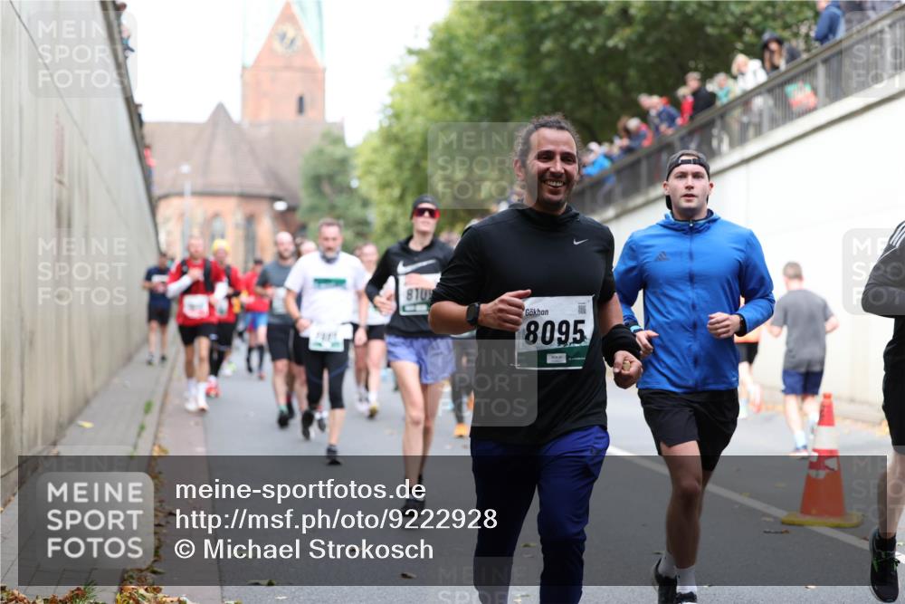 05.10.2025 - 20. swb-Marathon Bremen Michael Strokosch http://msf.ph/oto/9222928 05.10.2025 13:03:13 Laufen 810, 8095 meine-sportfotos.de