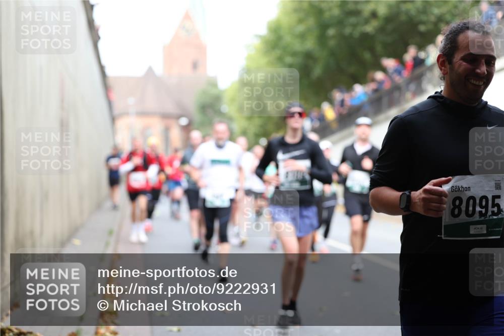 05.10.2025 - 20. swb-Marathon Bremen Michael Strokosch http://msf.ph/oto/9222931 05.10.2025 13:03:13 Laufen 18483, 8095 meine-sportfotos.de