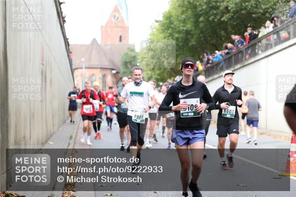 05.10.2025 - 20. swb-Marathon Bremen Michael Strokosch http://msf.ph/oto/9222933 05.10.2025 13:03:14 Laufen 1842, 8998, 10, 6503 meine-sportfotos.de