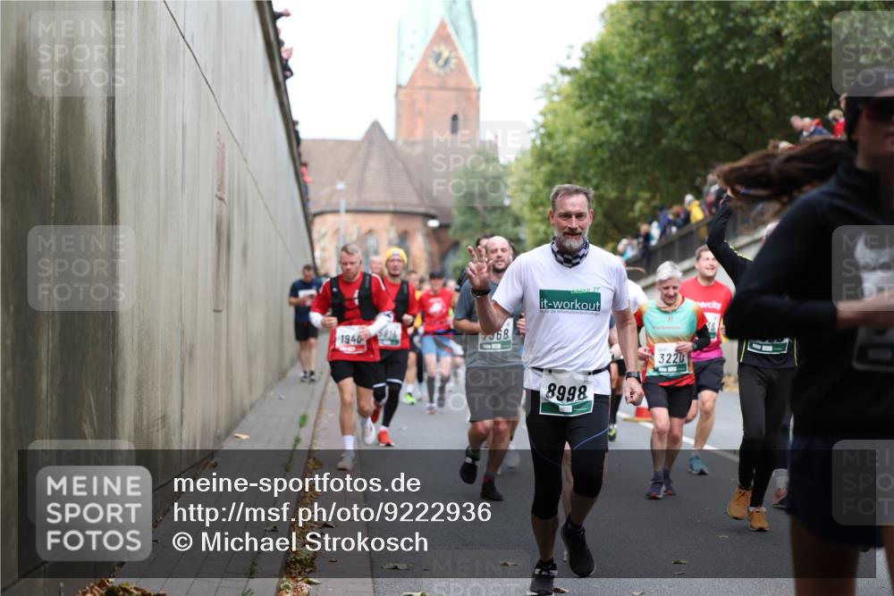 05.10.2025 - 20. swb-Marathon Bremen Michael Strokosch http://msf.ph/oto/9222936 05.10.2025 13:03:15 Laufen 1940, 368, 8998, 3220 meine-sportfotos.de