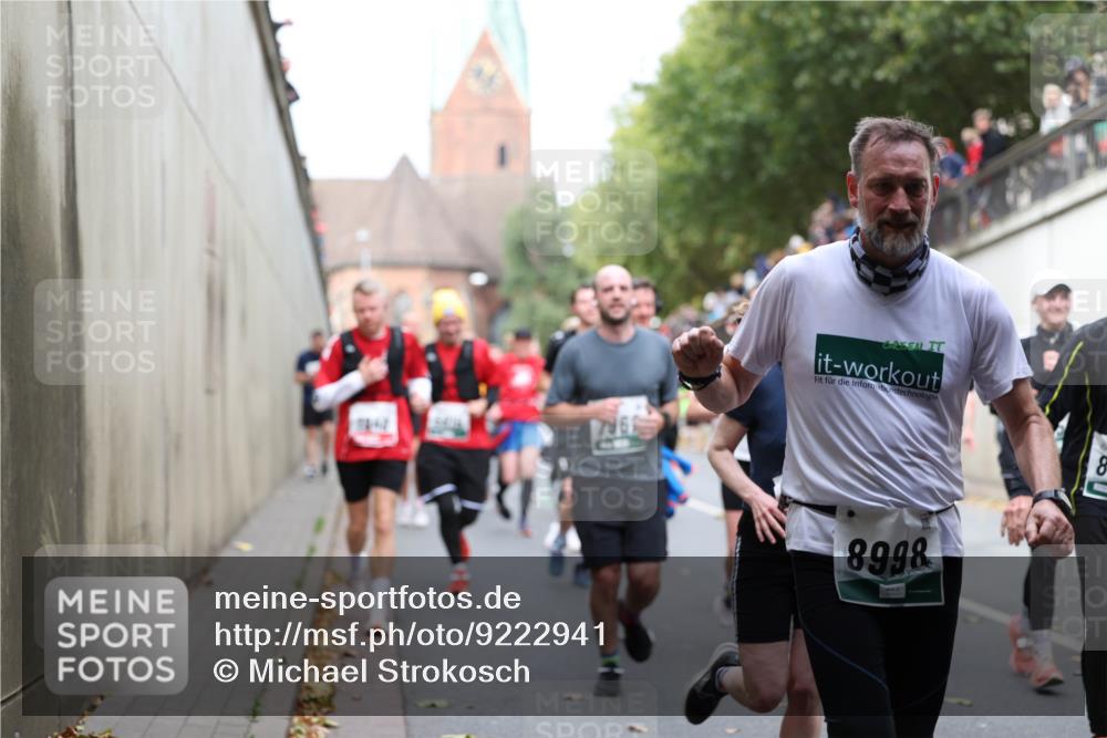 05.10.2025 - 20. swb-Marathon Bremen Michael Strokosch http://msf.ph/oto/9222941 05.10.2025 13:03:16 Laufen 8998 meine-sportfotos.de