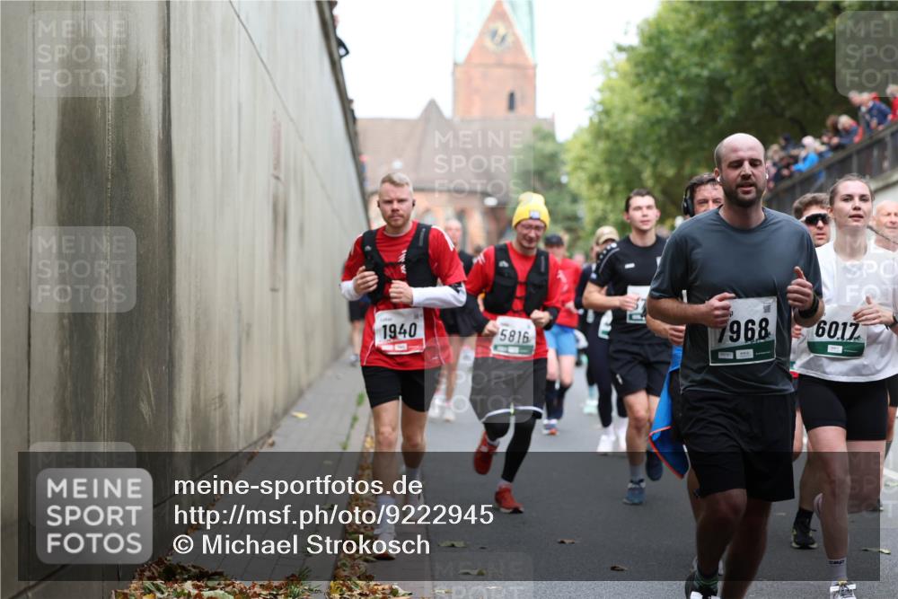 05.10.2025 - 20. swb-Marathon Bremen Michael Strokosch http://msf.ph/oto/9222945 05.10.2025 13:03:17 Laufen 1940, 5816, 7968, 09761, 6017 meine-sportfotos.de