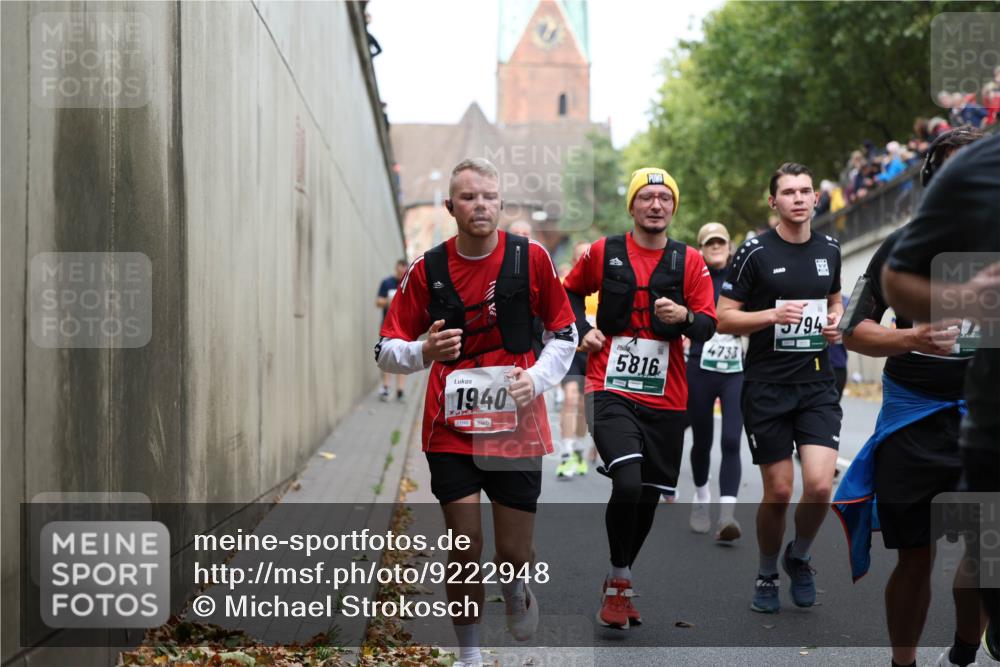 05.10.2025 - 20. swb-Marathon Bremen Michael Strokosch http://msf.ph/oto/9222948 05.10.2025 13:03:18 Laufen 1940, 5794, 4733, 5816 meine-sportfotos.de