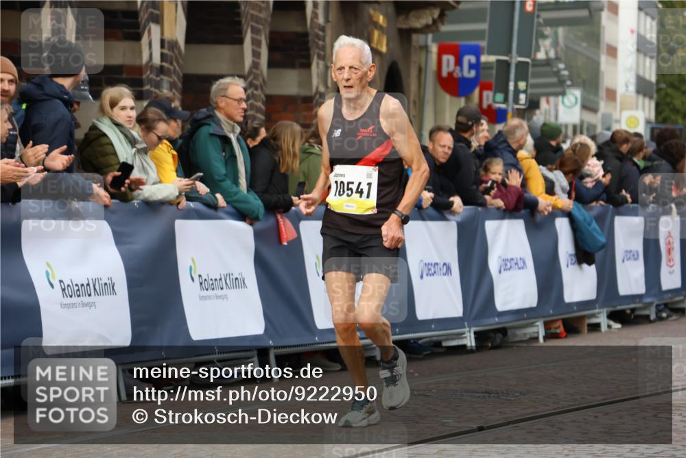 05.10.2025 - 20. swb-Marathon Bremen Strokosch-Dieckow http://msf.ph/oto/9222950 05.10.2025 10:43:16 Ziel 9967, 10541, 10979, 11304 meine-sportfotos.de