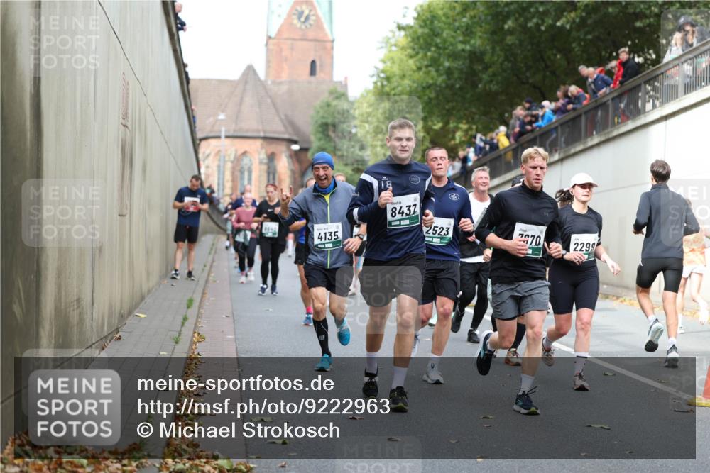 05.10.2025 - 20. swb-Marathon Bremen Michael Strokosch http://msf.ph/oto/9222963 05.10.2025 13:03:22 Laufen 8437, 4135, 2523, 270, 2299 meine-sportfotos.de