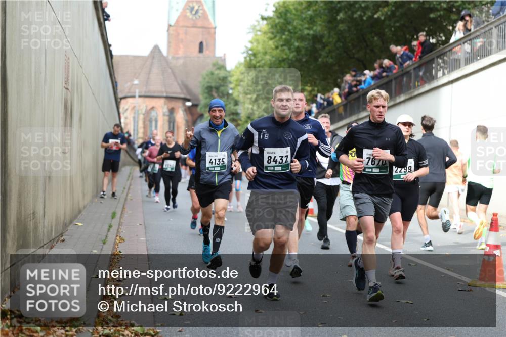 05.10.2025 - 20. swb-Marathon Bremen Michael Strokosch http://msf.ph/oto/9222964 05.10.2025 13:03:23 Laufen 3100, 3, 3, 4135, 8437, 767, 2299 meine-sportfotos.de