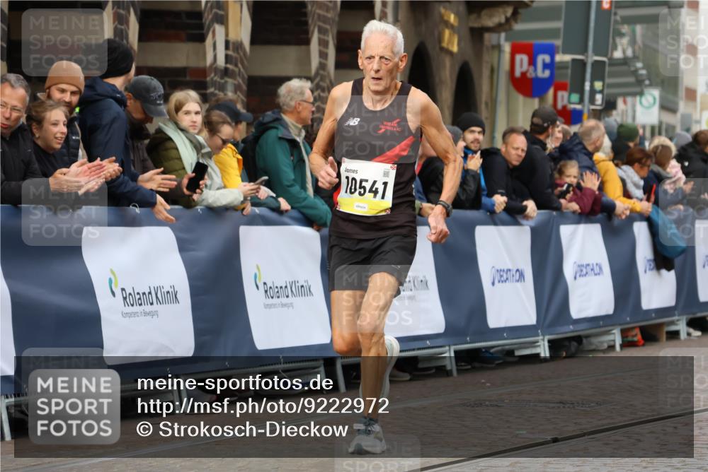05.10.2025 - 20. swb-Marathon Bremen Strokosch-Dieckow http://msf.ph/oto/9222972 05.10.2025 10:43:16 Ziel 9967, 10541, 10979, 11304 meine-sportfotos.de