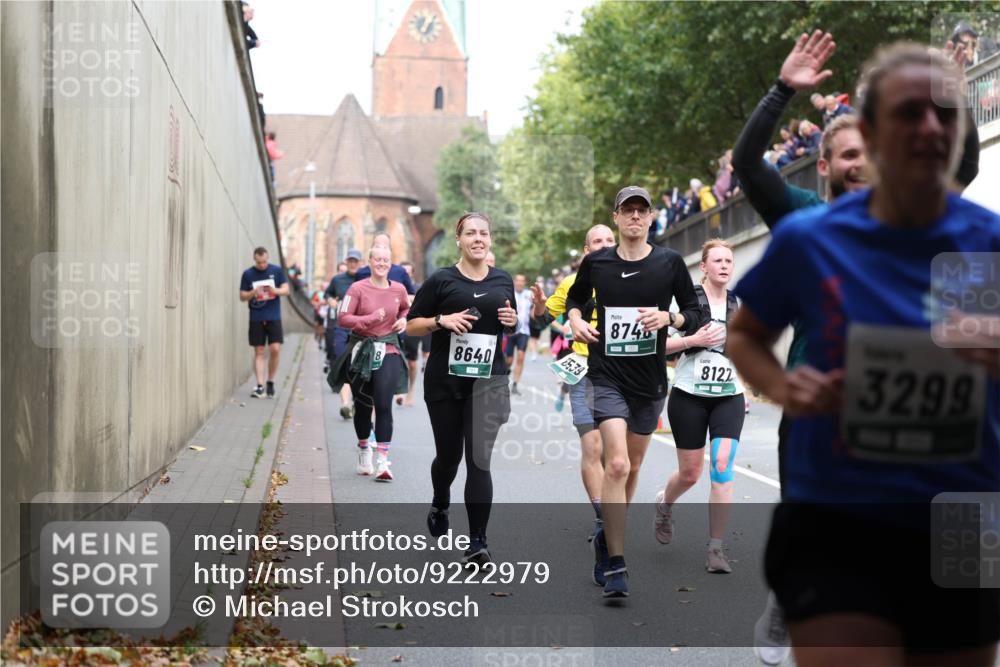 05.10.2025 - 20. swb-Marathon Bremen Michael Strokosch http://msf.ph/oto/9222979 05.10.2025 13:03:27 Laufen 8640, 8539, 8740, 8122, 3299 meine-sportfotos.de
