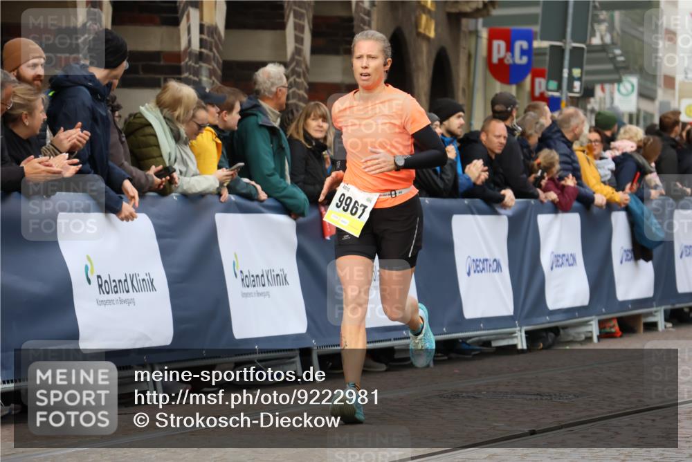 05.10.2025 - 20. swb-Marathon Bremen Strokosch-Dieckow http://msf.ph/oto/9222981 05.10.2025 10:43:23 Ziel 9967 meine-sportfotos.de