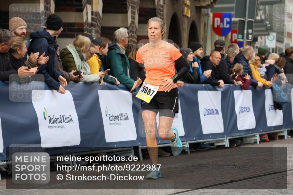 05.10.2025 - 20. swb-Marathon Bremen Strokosch-Dieckow http://msf.ph/oto/9222987 05.10.2025 10:43:23 Ziel 9967 meine-sportfotos.de