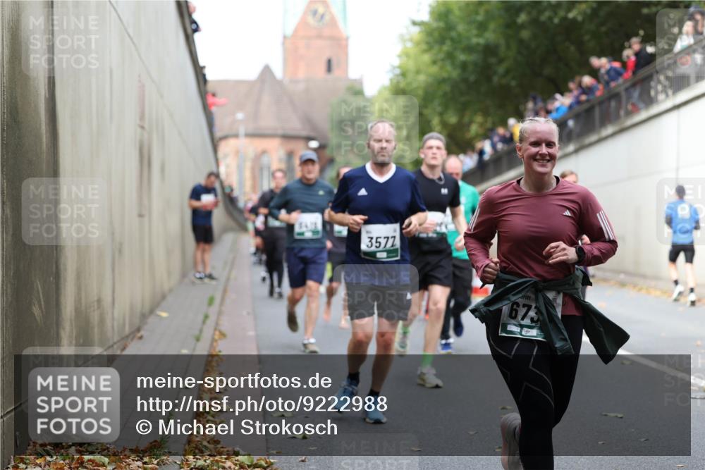 05.10.2025 - 20. swb-Marathon Bremen Michael Strokosch http://msf.ph/oto/9222988 05.10.2025 13:03:30 Laufen 3572, 673 meine-sportfotos.de