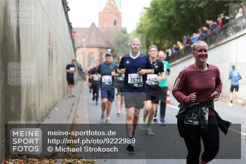 05.10.2025 - 20. swb-Marathon Bremen Michael Strokosch http://msf.ph/oto/9222989 05.10.2025 13:03:30 Laufen 3577, 67, 04013 meine-sportfotos.de
