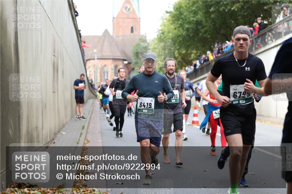 05.10.2025 - 20. swb-Marathon Bremen Michael Strokosch http://msf.ph/oto/9222994 05.10.2025 13:03:32 Laufen 89, 64, 19, 10, 41, 6795 meine-sportfotos.de