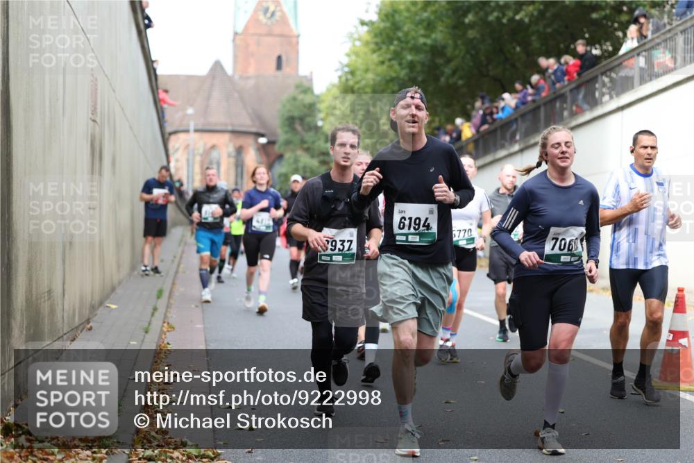 05.10.2025 - 20. swb-Marathon Bremen Michael Strokosch http://msf.ph/oto/9222998 05.10.2025 13:03:35 Laufen 937, 6194, 5770, 7061 meine-sportfotos.de
