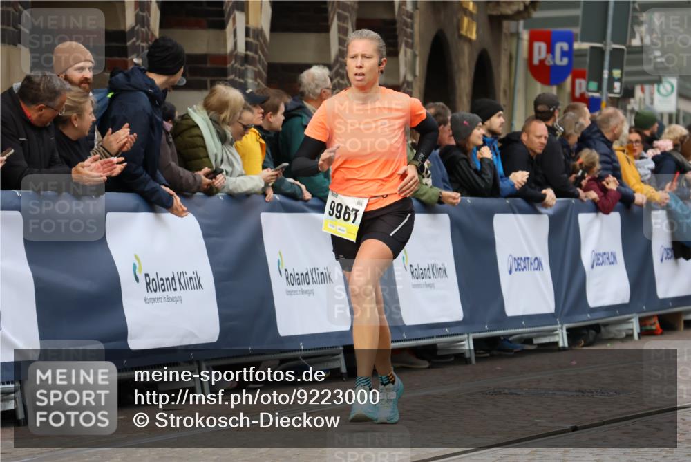 05.10.2025 - 20. swb-Marathon Bremen Strokosch-Dieckow http://msf.ph/oto/9223000 05.10.2025 10:43:23 Ziel 9967 meine-sportfotos.de