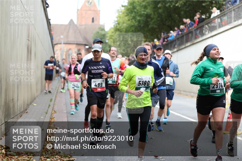 05.10.2025 - 20. swb-Marathon Bremen Michael Strokosch http://msf.ph/oto/9223010 05.10.2025 13:03:41 Laufen 5, 8415, 489, 9551, 5180, 470, 2914 meine-sportfotos.de