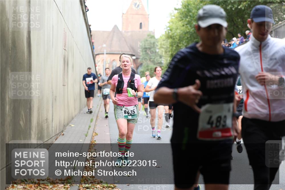 05.10.2025 - 20. swb-Marathon Bremen Michael Strokosch http://msf.ph/oto/9223015 05.10.2025 13:03:43 Laufen 8435, 489, 21 meine-sportfotos.de