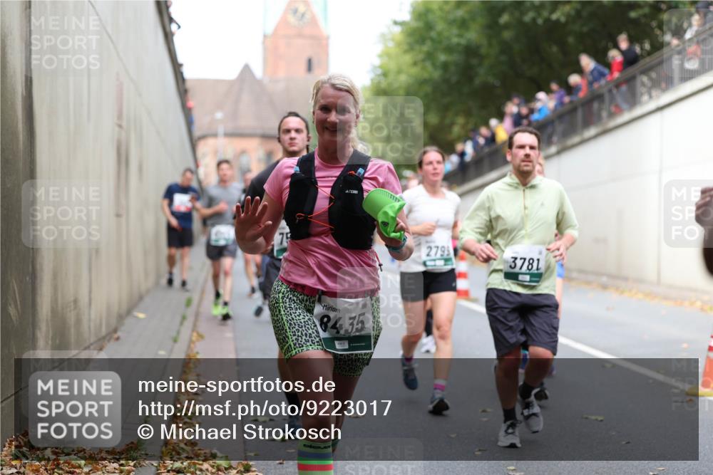 05.10.2025 - 20. swb-Marathon Bremen Michael Strokosch http://msf.ph/oto/9223017 05.10.2025 13:03:44 Laufen 84, 35, 279, 3781 meine-sportfotos.de