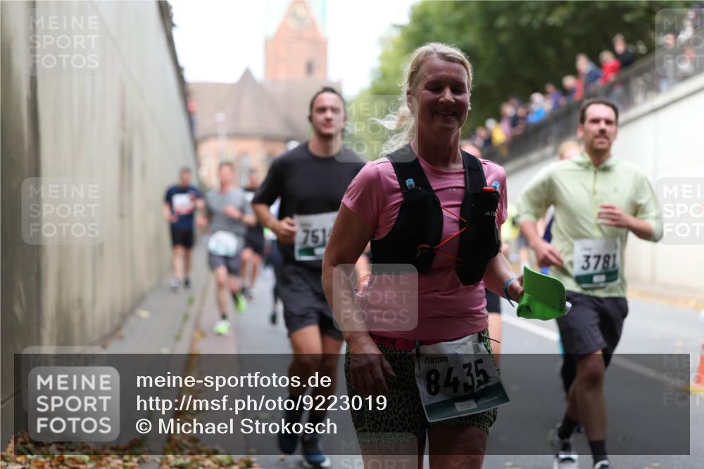 05.10.2025 - 20. swb-Marathon Bremen Michael Strokosch http://msf.ph/oto/9223019 05.10.2025 13:03:44 Laufen 751, 8435, 3781 meine-sportfotos.de