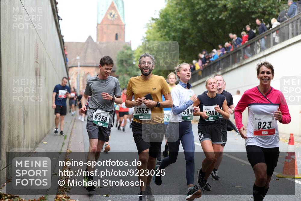 05.10.2025 - 20. swb-Marathon Bremen Michael Strokosch http://msf.ph/oto/9223025 05.10.2025 13:03:47 Laufen 6259, 7665, 670, 5821, 808, 823 meine-sportfotos.de