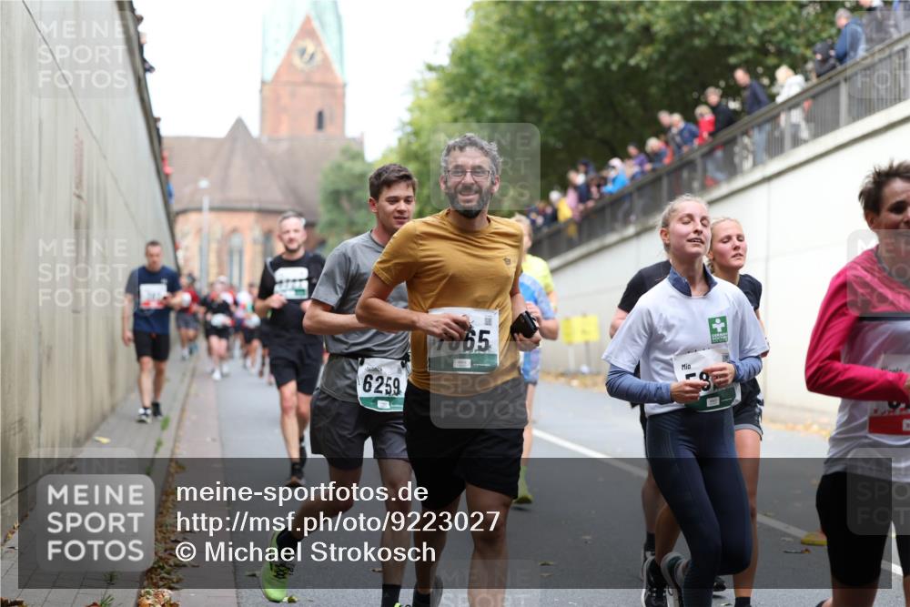 05.10.2025 - 20. swb-Marathon Bremen Michael Strokosch http://msf.ph/oto/9223027 05.10.2025 13:03:47 Laufen 6259, 7065 meine-sportfotos.de