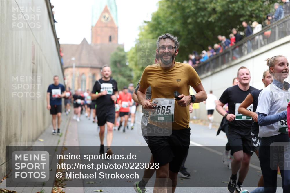 05.10.2025 - 20. swb-Marathon Bremen Michael Strokosch http://msf.ph/oto/9223028 05.10.2025 13:03:47 Laufen 665, 58 meine-sportfotos.de
