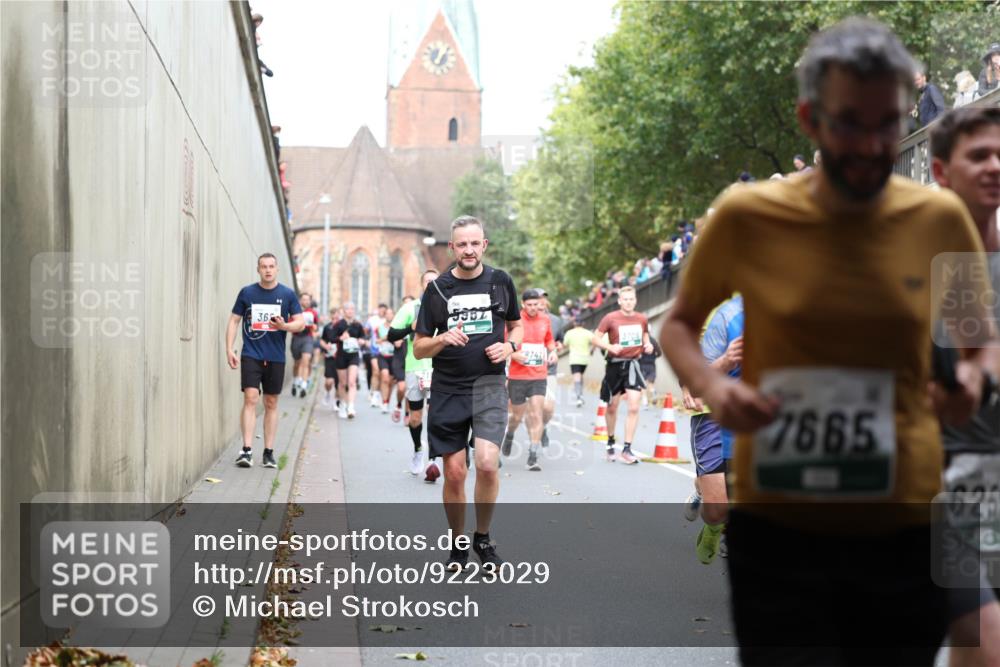 05.10.2025 - 20. swb-Marathon Bremen Michael Strokosch http://msf.ph/oto/9223029 05.10.2025 13:03:48 Laufen 36, 5367, 8741, 7665, 625 meine-sportfotos.de