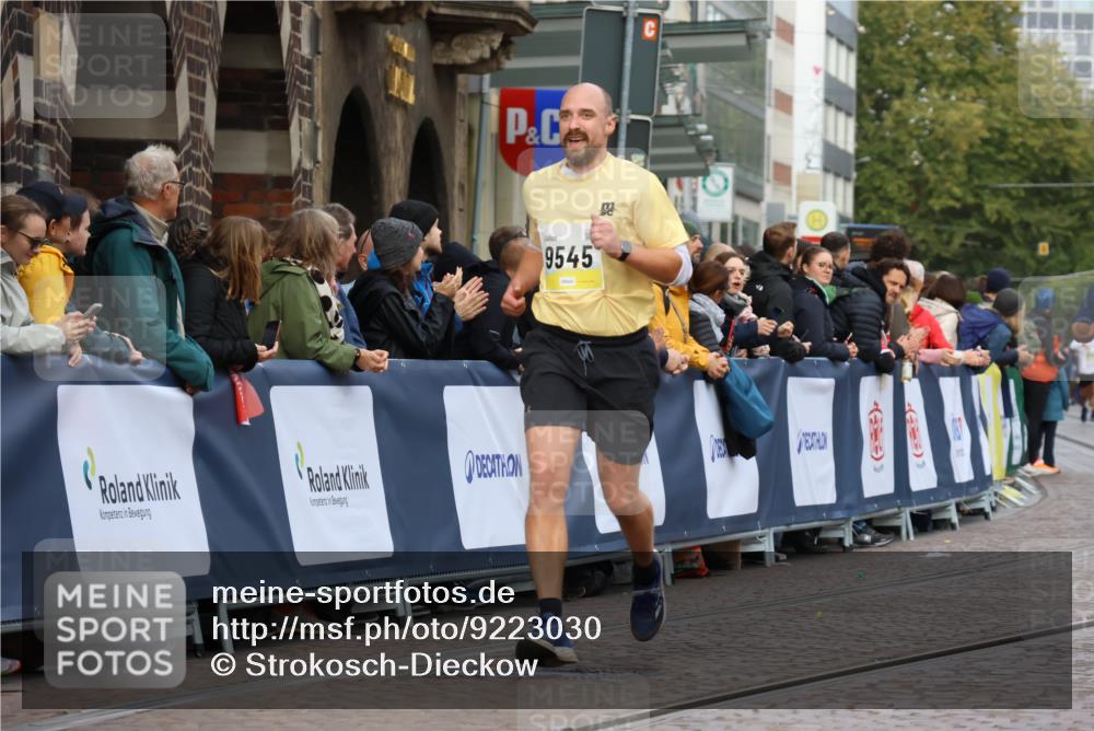 05.10.2025 - 20. swb-Marathon Bremen Strokosch-Dieckow http://msf.ph/oto/9223030 05.10.2025 10:43:33 Ziel 9545, 10304 meine-sportfotos.de