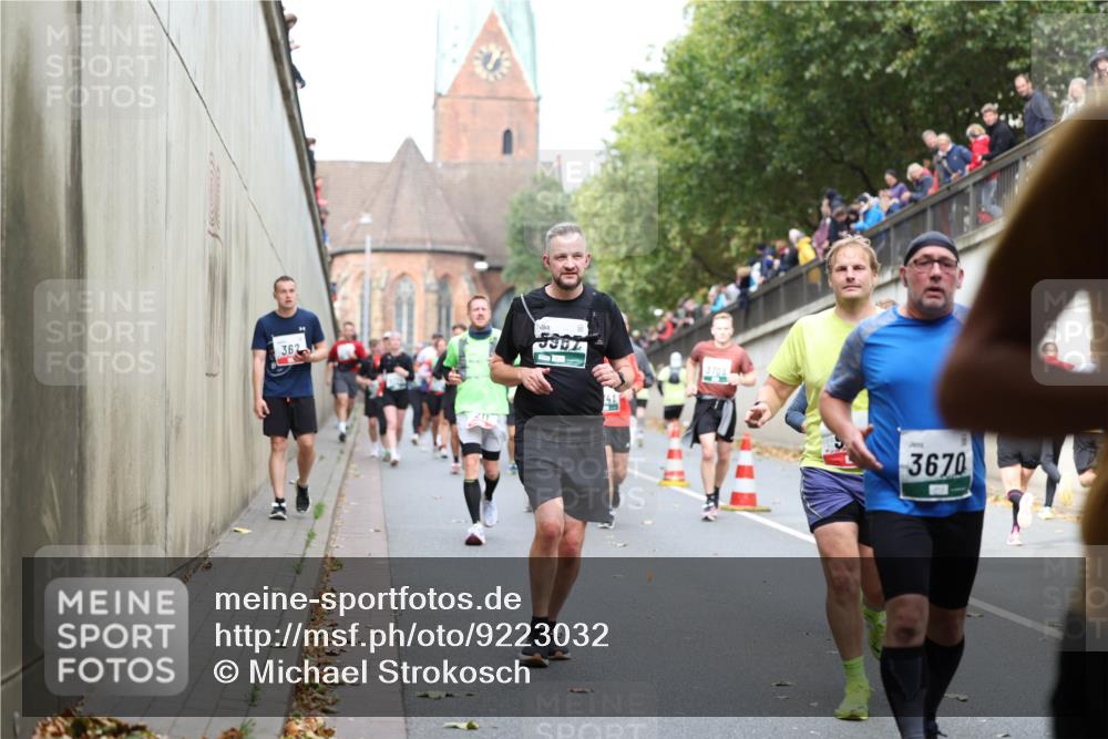 05.10.2025 - 20. swb-Marathon Bremen Michael Strokosch http://msf.ph/oto/9223032 05.10.2025 13:03:48 Laufen 362, 3670 meine-sportfotos.de