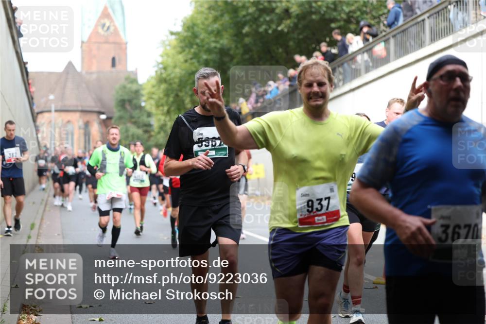 05.10.2025 - 20. swb-Marathon Bremen Michael Strokosch http://msf.ph/oto/9223036 05.10.2025 13:03:49 Laufen 530, 9, 37, 3670 meine-sportfotos.de