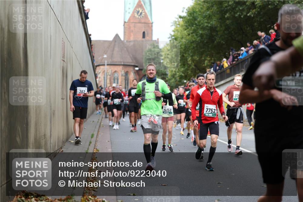05.10.2025 - 20. swb-Marathon Bremen Michael Strokosch http://msf.ph/oto/9223040 05.10.2025 13:03:50 Laufen 362, 211, 4150, 7752, 37 meine-sportfotos.de